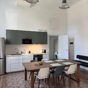 https://appartamento-baia-del-re-navigli.it-lombardy.com